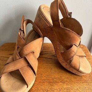 Clark’s Collection Tan Leather Criss Cross Cork Wedge Sandal Sz 9